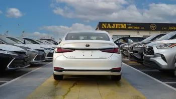 Lexus ES300 Hybrid V4 2.5L 2023 Model Year White Color