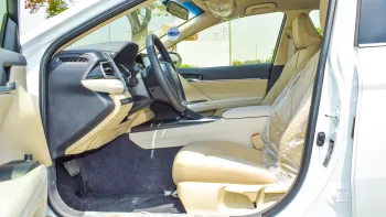 Toyota Camry LE 2.5L Hybrid 2024 Model Year White Color