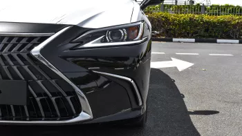 Lexus ES 300 Hybrid 2.5L V4 2023 Model Year Black Color