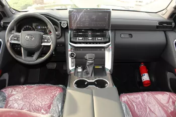 Toyota Land Cruiser VXR TWIN TURBO 2023 BRAND NEW ALFUTIEM AGENCY UNDER WARRANTY + CONTRACT SERVIC