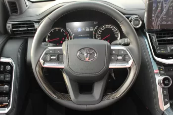 Toyota Land Cruiser VXR TWIN TURBO 2023 BRAND NEW ALFUTIEM AGENCY UNDER WARRANTY + CONTRACT SERVIC