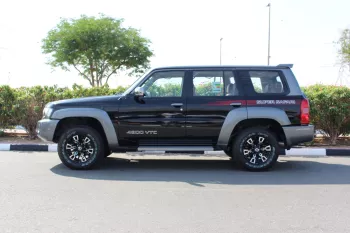 NISSAN PATROL SUPER SAFARI V6 M/T GCC SPECS DEALAR WARRANTY 2023 MODEL YEAR