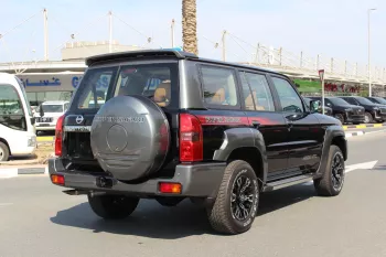 NISSAN PATROL SUPER SAFARI V6 M/T GCC SPECS DEALAR WARRANTY 2023 MODEL YEAR