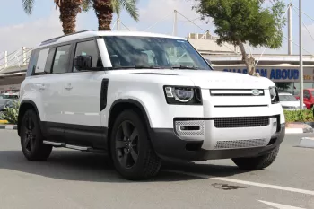 Land Rover Defender 2024 HSE V6 GCC Specs Under Warranty Contract Service Till 2029