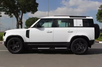 Land Rover Defender 2024 HSE V6 GCC Specs Under Warranty Contract Service Till 2029