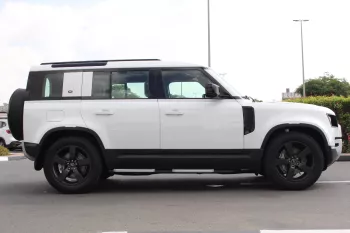 Land Rover Defender 2024 HSE V6 GCC Specs Under Warranty Contract Service Till 2029