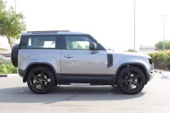 LAND ROVER DEFENDER 2024 HSE 90 P400 V6 GCC SPECS WARRANTY / CONTRACT SERVICE