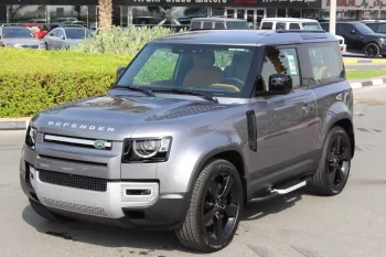 LAND ROVER DEFENDER 2024 HSE 90 P400 V6 GCC SPECS WARRANTY / CONTRACT SERVICE