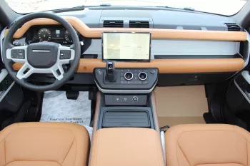LAND ROVER DEFENDER 2024 HSE 90 P400 V6 GCC SPECS WARRANTY / CONTRACT SERVICE