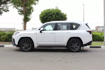 LEXUS LX600 F SPORT 3.5L 2023 MODEL YEAR GCC WARRANTY AND SERVICE CONTRACT