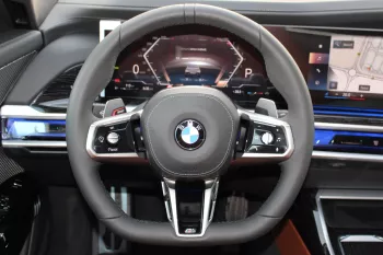 BMW  740 I M KIT  Series 2023 MODEL ABU DHABI MOTORS AGENCY 5 YEARS WARRANTY + SERVICE CONTRACT FULL OPTION