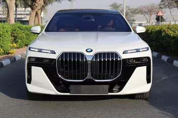 BMW  740 I M KIT  Series 2023 MODEL ABU DHABI MOTORS AGENCY 5 YEARS WARRANTY + SERVICE CONTRACT FULL OPTION