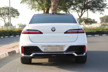 BMW  740 I M KIT  Series 2023 MODEL ABU DHABI MOTORS AGENCY 5 YEARS WARRANTY + SERVICE CONTRACT FULL OPTION