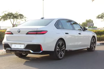BMW  740 I M KIT  Series 2023 MODEL ABU DHABI MOTORS AGENCY 5 YEARS WARRANTY + SERVICE CONTRACT FULL OPTION