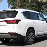 LEXUS LX600 SIGNATUER ASHWOOD 2023 MODEL YEAR ALFUTAIM AGENCY BRAND NEW UNDER WARRANTY / CONTRACT SERVICE - Thumbnail 4