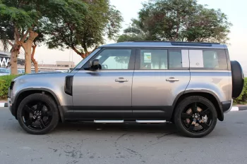 LAND ROVER DEFFENDER HSE V6 2024 GCC SPECS ALTAYER AGENCY BRAND NEW UNDER WARRANTY + CONTRACT SERVICE