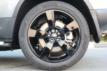 LAND ROVER DEFFENDER HSE V6 2024 GCC SPECS ALTAYER AGENCY BRAND NEW UNDER WARRANTY + CONTRACT SERVICE