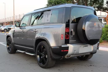 LAND ROVER DEFFENDER HSE V6 2024 GCC SPECS ALTAYER AGENCY BRAND NEW UNDER WARRANTY + CONTRACT SERVICE