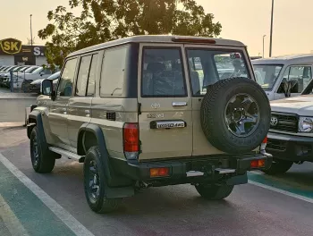 Toyota Land Cruiser LX Hard Top LC76 4.5L V8 Diesel Full Option 5 Door M/T 2024 Model Year
