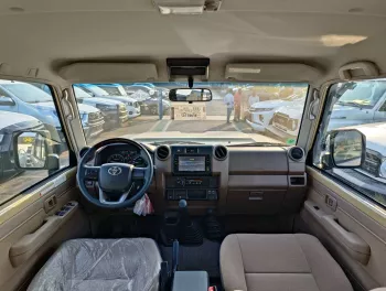 Toyota Land Cruiser LX Hard Top LC76 4.5L V8 Diesel Full Option 5 Door M/T 2024 Model Year