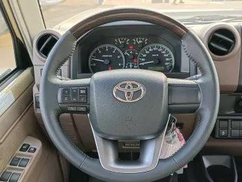 Toyota Land Cruiser LX Hard Top LC76 4.5L V8 Diesel Full Option 5 Door M/T 2024 Model Year