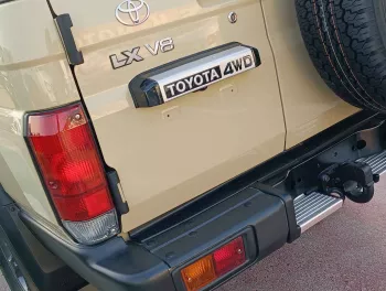 Toyota Land Cruiser LX Hard Top LC76 4.5L V8 Diesel Full Option 5 Door M/T 2024 Model Year