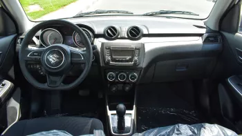 SUZUKI SWIFT 1.2L V4 2024 MODEL WHITE COLOR