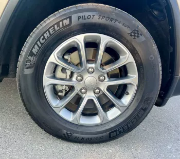 Jeep Cherokee Limited V6 4WD 2015 Model Year Gold Color