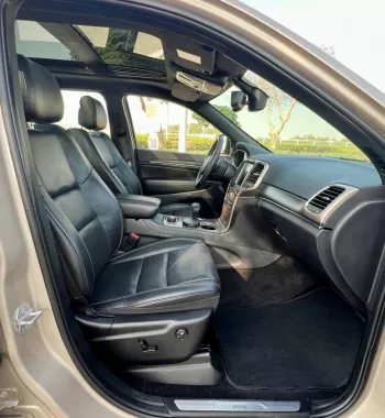 Jeep Cherokee Limited V6 4WD 2015 Model Year Gold Color