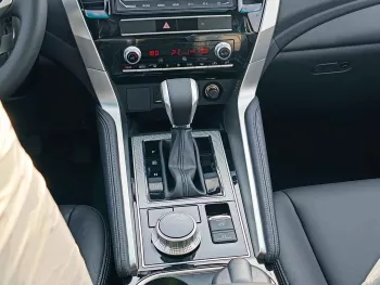 Mitsubishi Montero Sport Mid Option 3.0L V6 4WD 2023 Model Year 