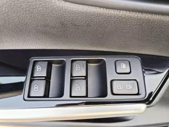 Mitsubishi Montero Sport Mid Option 3.0L V6 4WD 2023 Model Year 