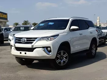 Toyota Fortuner SR5 2.7L V4 4WD 2019 Model Year White Color 