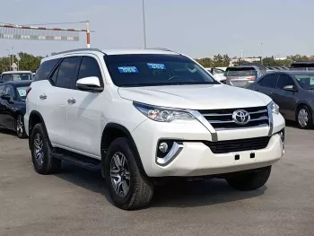Toyota Fortuner SR5 2.7L V4 4WD 2019 Model Year White Color 