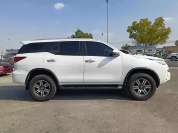 Toyota Fortuner SR5 2.7L V4 4WD 2019 Model Year White Color 