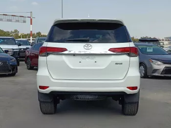 Toyota Fortuner SR5 2.7L V4 4WD 2019 Model Year White Color 