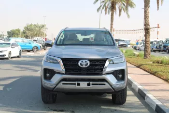 TOYOTA FORTUNER 4.0L V6 PETROL 4WD FULL OPTIONS 2023 MODEL YEAR SILVER