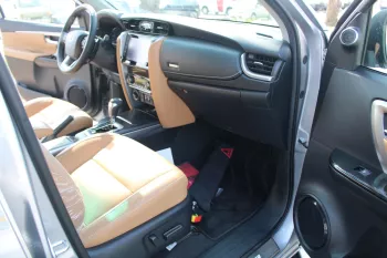 TOYOTA FORTUNER 4.0L V6 PETROL 4WD FULL OPTIONS 2023 MODEL YEAR SILVER