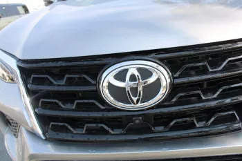 TOYOTA FORTUNER 4.0L V6 PETROL 4WD FULL OPTIONS 2023 MODEL YEAR SILVER