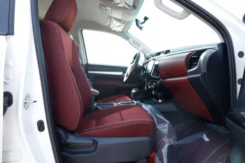 TOYOTA HILUX 2.7 AT FULL OPTION 2024 MODEL YEAR WHITE