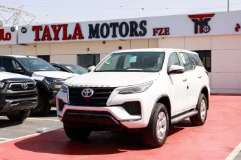 Toyota Fortuner 2.7 AT Climate Control 2024 Model Year White