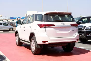 Toyota Fortuner 2.7 AT Climate Control 2024 Model Year White