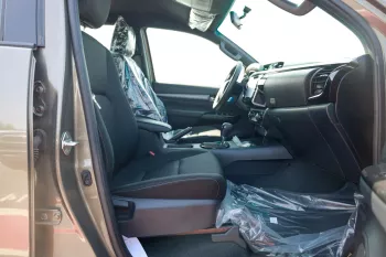 Toyota Hilux 4.0 Adventure 2024 Model Year Oxide Bronze