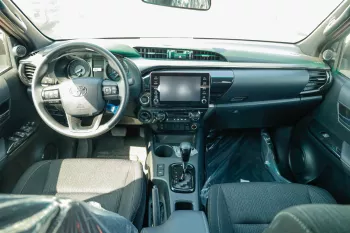Toyota Hilux 4.0 Adventure 2024 Model Year Oxide Bronze