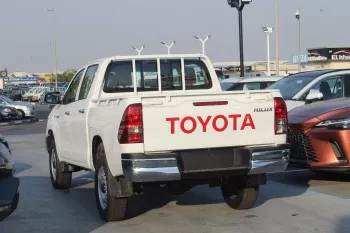 TOYOTA HILUX 2.7L PETROL 4WD MANUAL 2023 MODEL YEAR WHITE