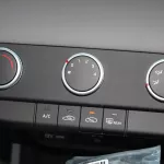 HYUNDAI ELANTRA 1.6 L PETROL 2WD COMFORT 2024 MODEL YEAR - Thumbnail 14
