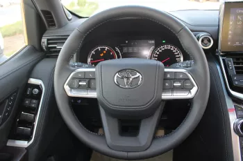 TOYOTA LANDCRUISER 300 3.3L DIESEL VX + 2023 MODEL YEAR WHITE COLOR