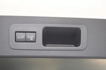 TOYOTA LANDCRUISER 300 3.3L DIESEL VX + 2023 MODEL YEAR WHITE COLOR