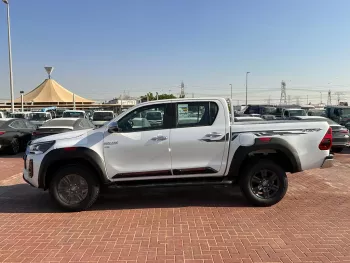 TOYOTA HILUX 4.0L V6 PETROL DOUBLE CAB 4WD VX AUTOMATIC 2024 MODEL YEAR WHITE