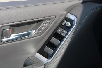 LHD - TOYOTA LANDCRUISER 300 3.5L V6 PETROL 2023 MODEL YEAR