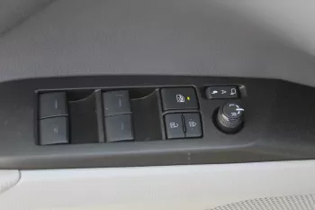 TOYOTA CAMRY SE 2.5L PETROL FWD 2023 MODEL YEAR BLACK